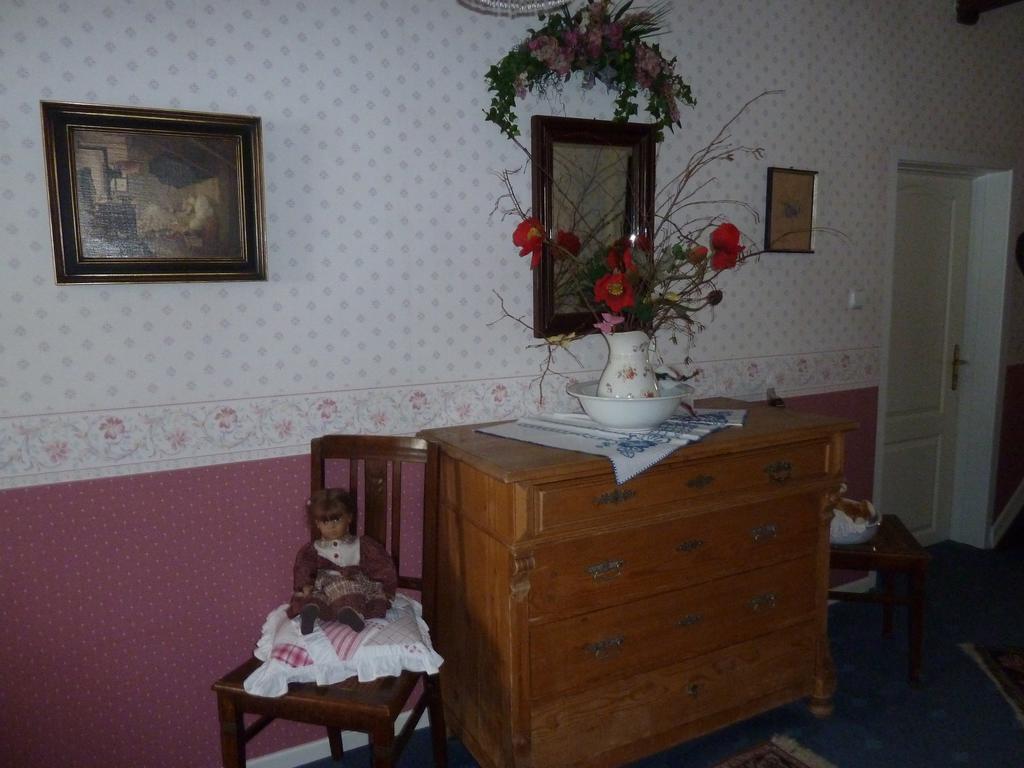 Bed and Breakfast Alte Weinstuben Steinfelder Hof Garni Ellenz-Poltersdorf Exterior foto