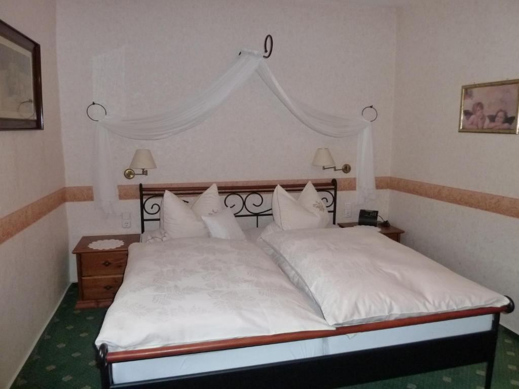 Bed and Breakfast Alte Weinstuben Steinfelder Hof Garni Ellenz-Poltersdorf Zimmer foto