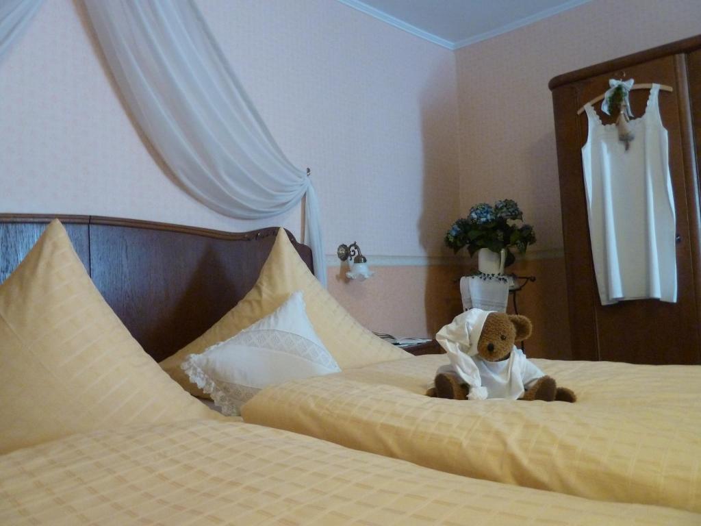 Bed and Breakfast Alte Weinstuben Steinfelder Hof Garni Ellenz-Poltersdorf Zimmer foto